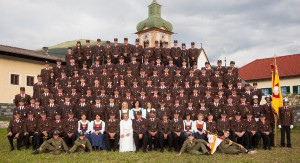 Freiwillige-Feuerwehr-Ellboegen.Gruppenfoto